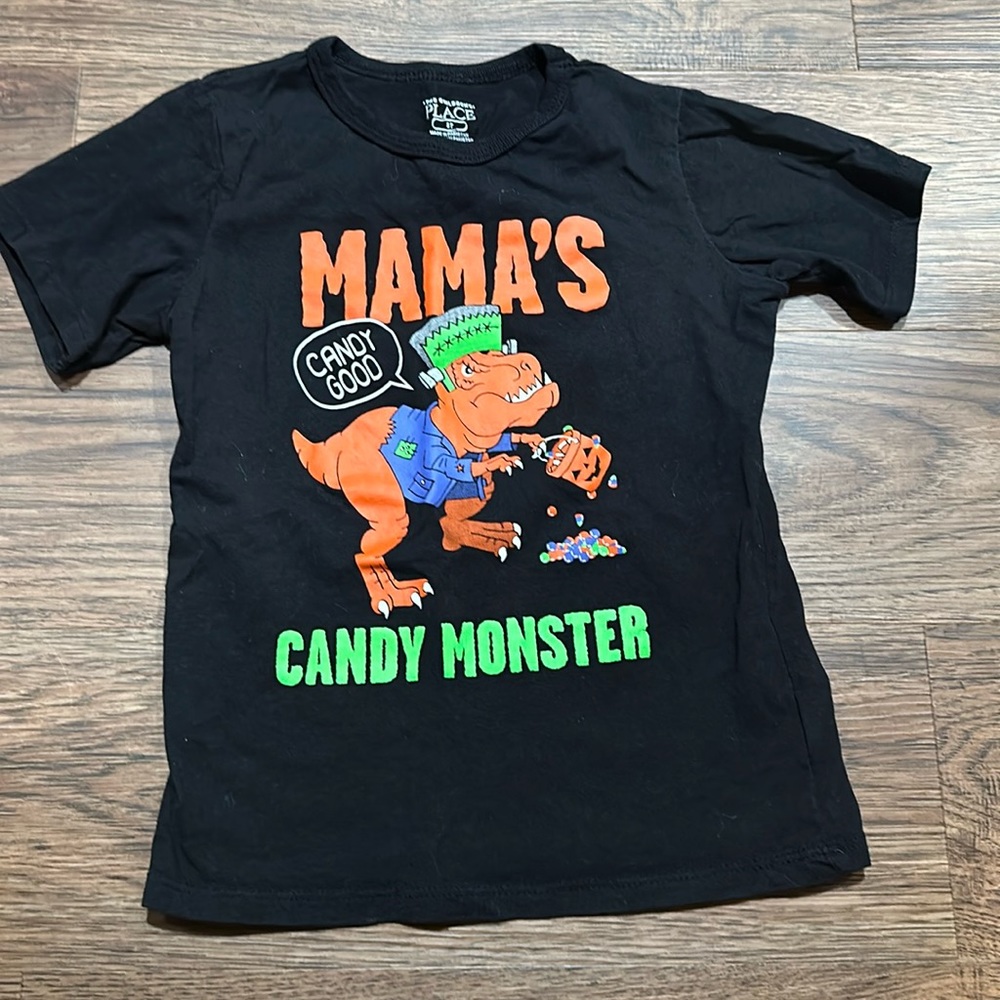 Boys shirt. Size 5t. No stains or flaws. Worn once